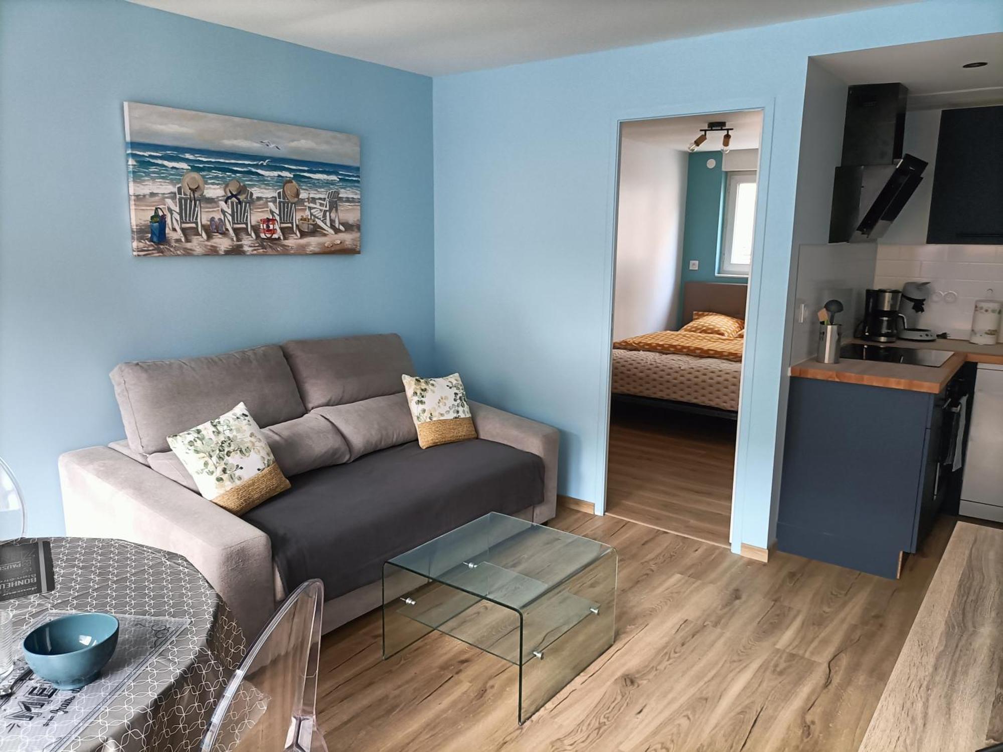 50m De La - Apartment