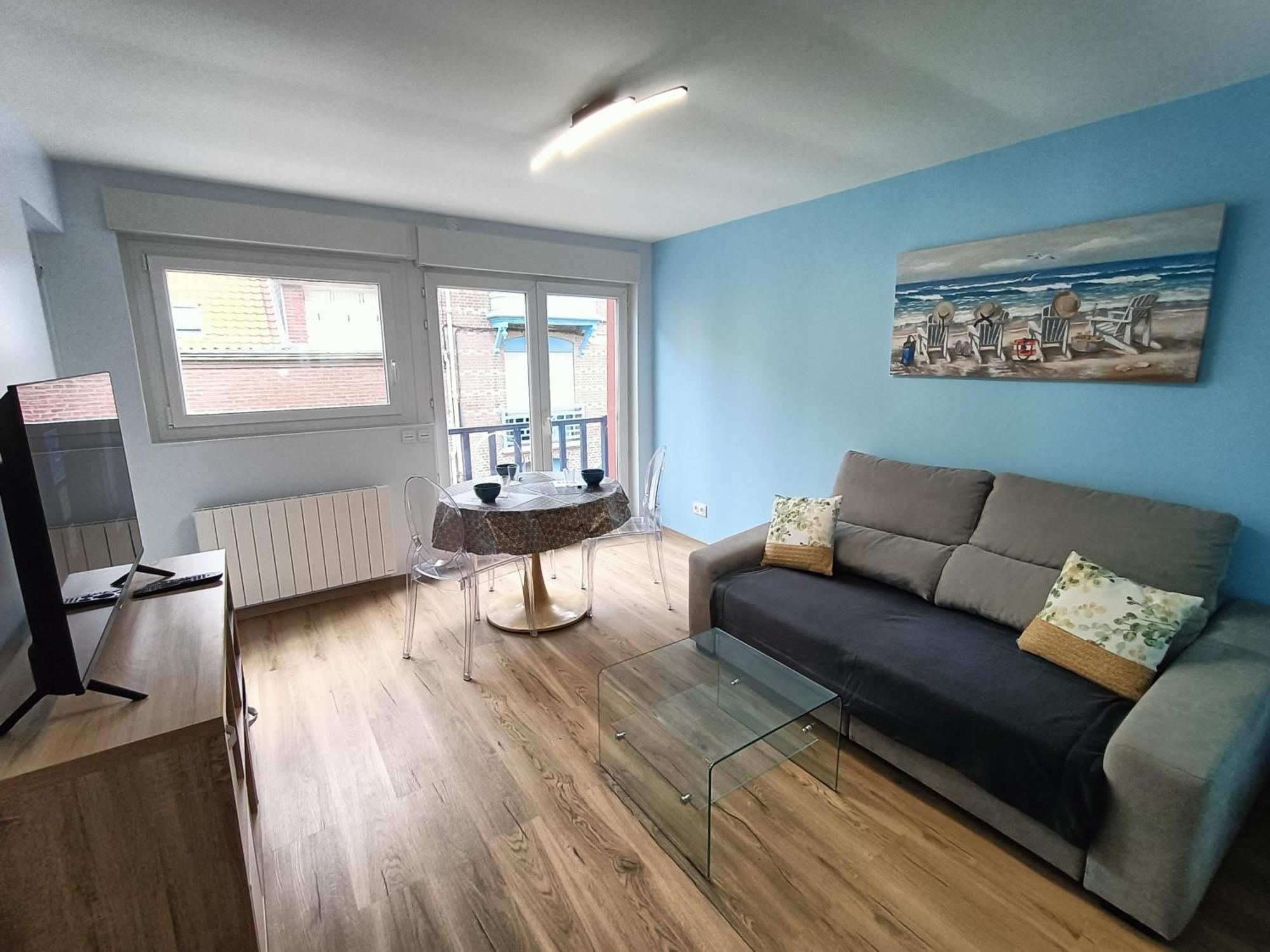 Apartment 50m De La -
